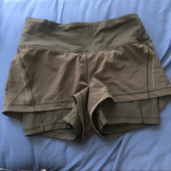 Lululemon Break Free Shorts size 2 Black - Picture 6 of 8